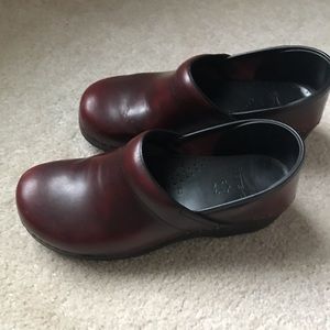 Dansko shoes, size 40, Crimson